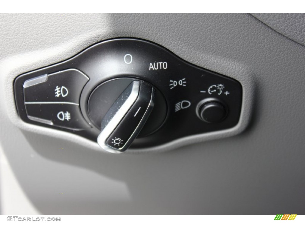 2012 Audi Q5 3.2 FSI quattro Controls Photo #94929996