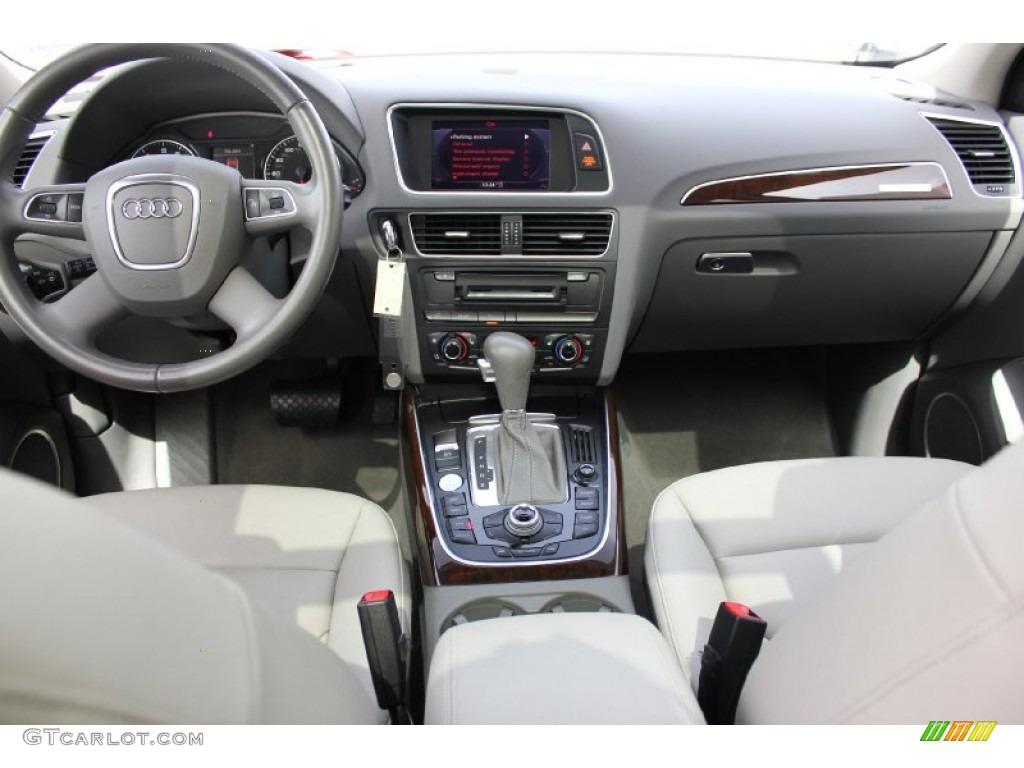 2012 Audi Q5 3.2 FSI quattro Light Gray Dashboard Photo #94930098