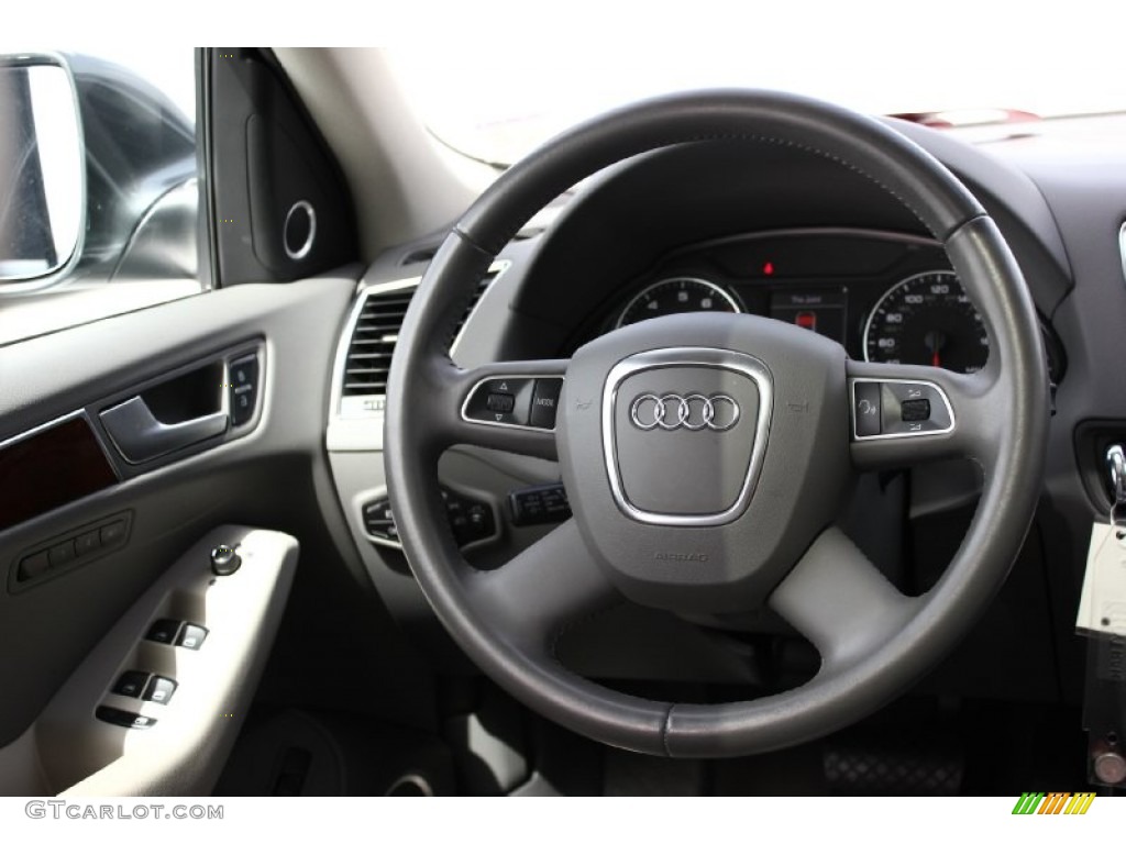 2012 Audi Q5 3.2 FSI quattro Steering Wheel Photos