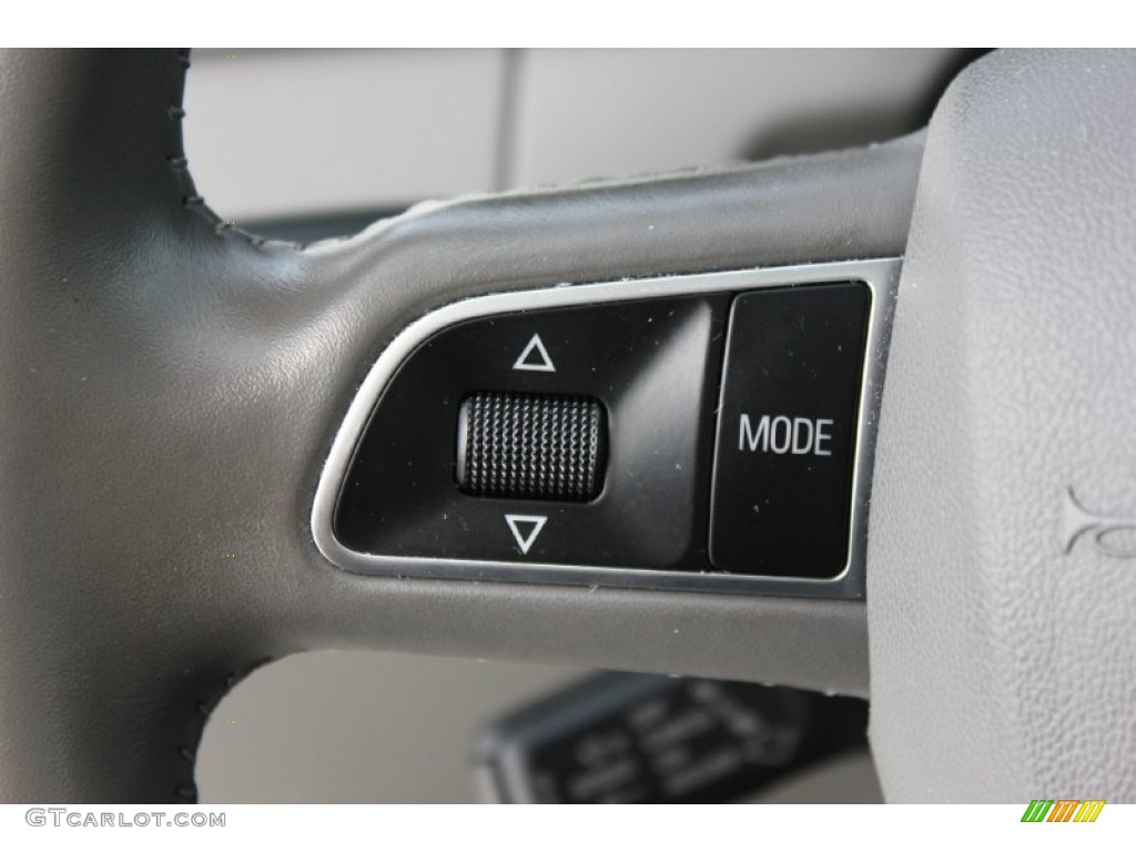 2011 Audi A4 2.0T quattro Sedan Controls Photo #94931773