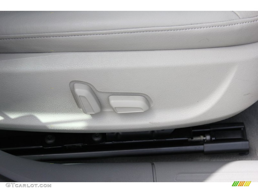 2011 A4 2.0T quattro Sedan - Quartz Grey Metallic / Light Gray photo #35