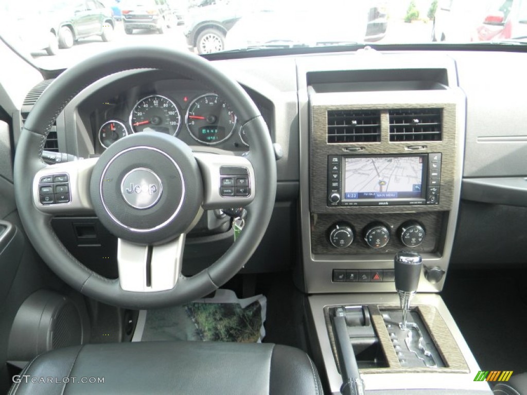 2012 Liberty Jet 4x4 - Bright White / Dark Slate Gray photo #12