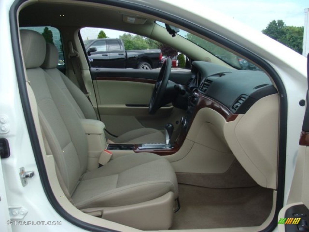 2007 Aura XE - Cream White / Tan photo #15