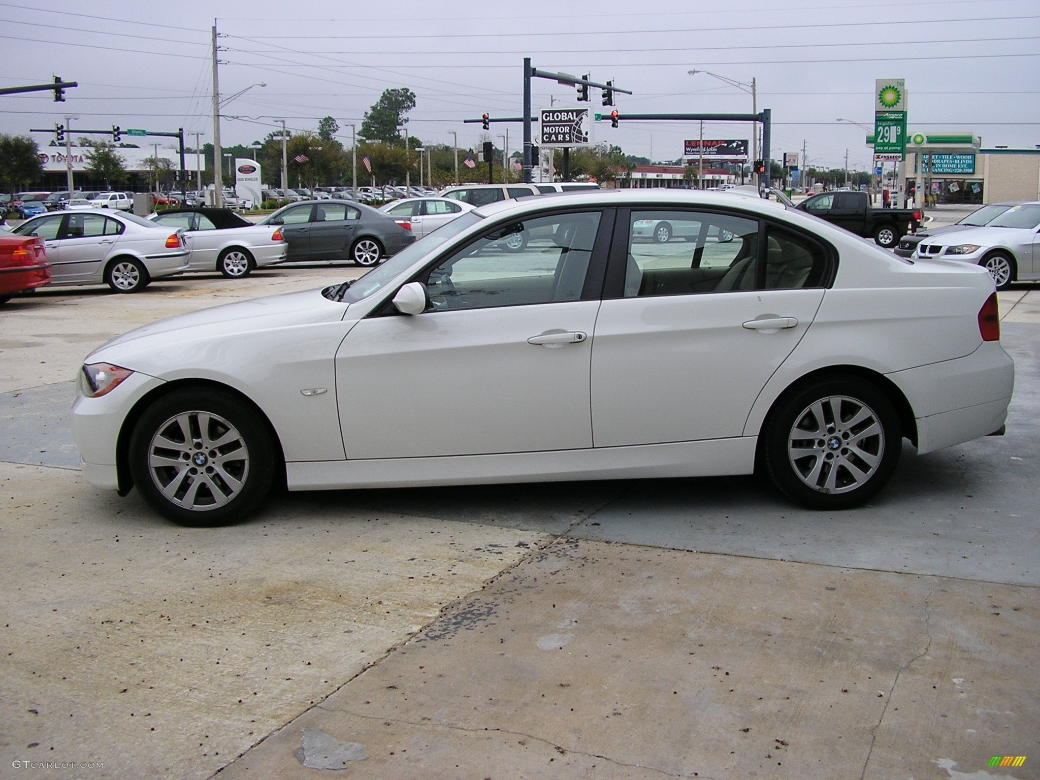 2006 3 Series 325i Sedan - Alpine White / Black photo #3