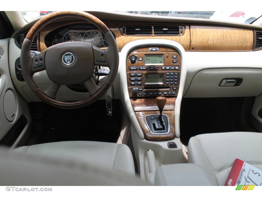 2005 Jaguar X-Type 3.0 Dashboard Photos