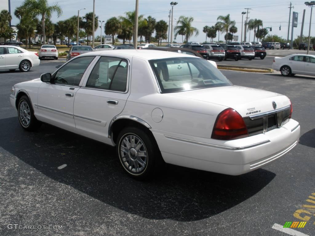2006 Grand Marquis GS - Vibrant White / Light Camel photo #3