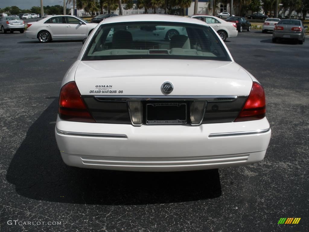 2006 Grand Marquis GS - Vibrant White / Light Camel photo #4