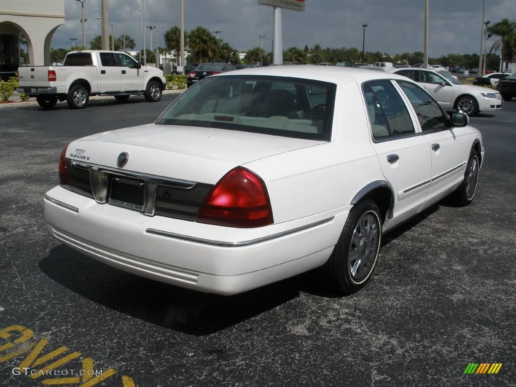 2006 Grand Marquis GS - Vibrant White / Light Camel photo #5