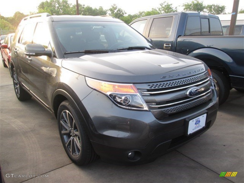 2015 Explorer XLT - Magnetic / Charcoal Black photo #1