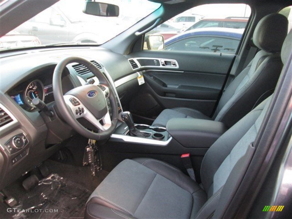 2015 Explorer XLT - Magnetic / Charcoal Black photo #14