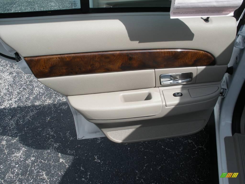 2006 Grand Marquis GS - Vibrant White / Light Camel photo #17