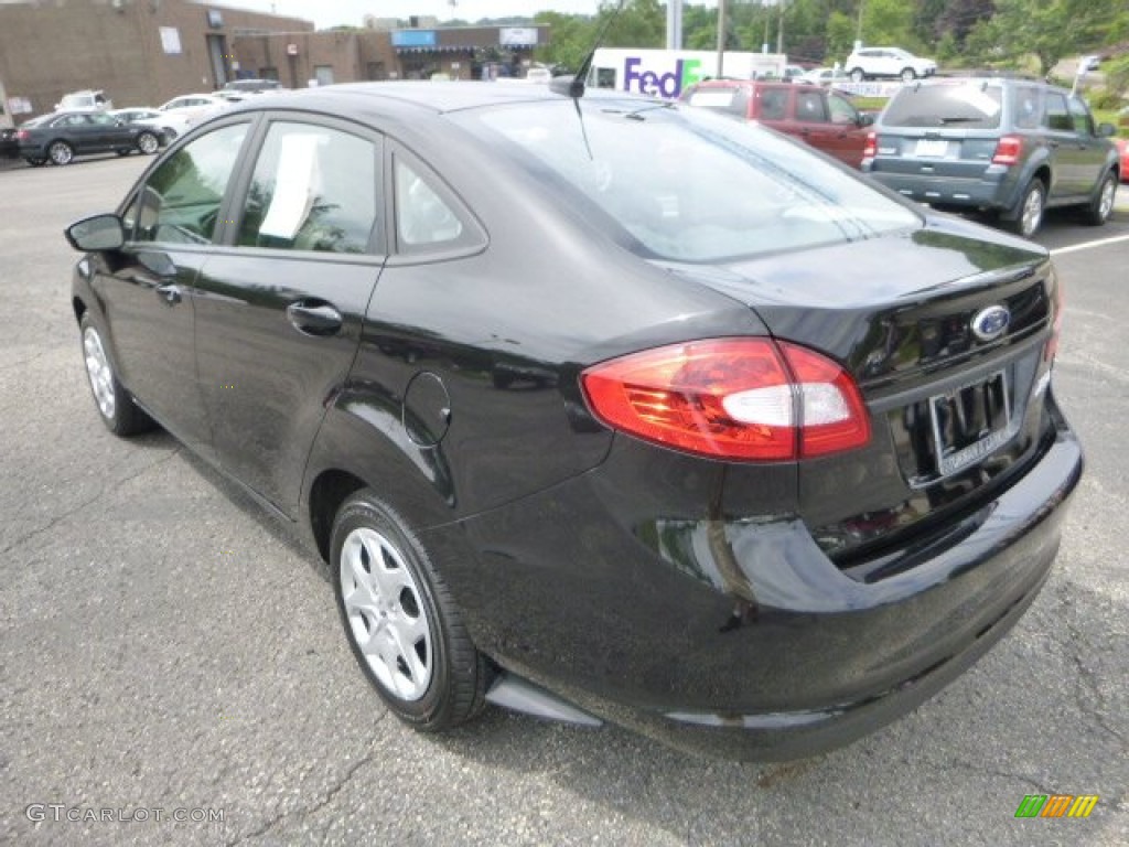 2013 Fiesta S Sedan - Tuxedo Black / Charcoal Black/Light Stone photo #4