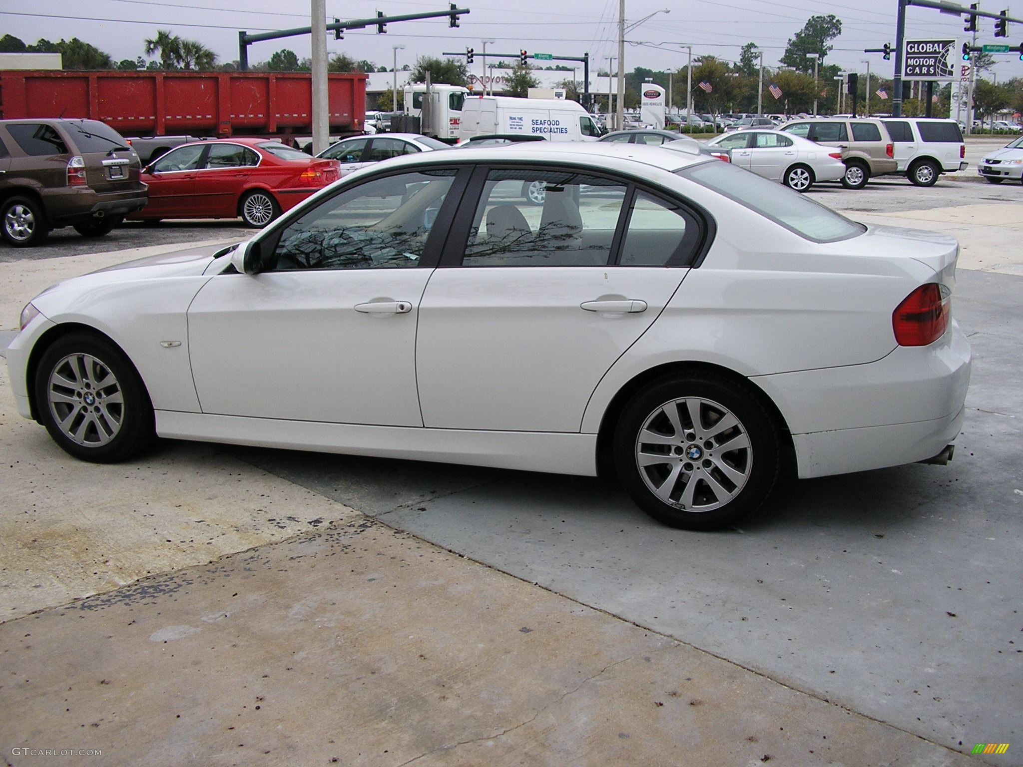 2006 3 Series 325i Sedan - Alpine White / Black photo #4