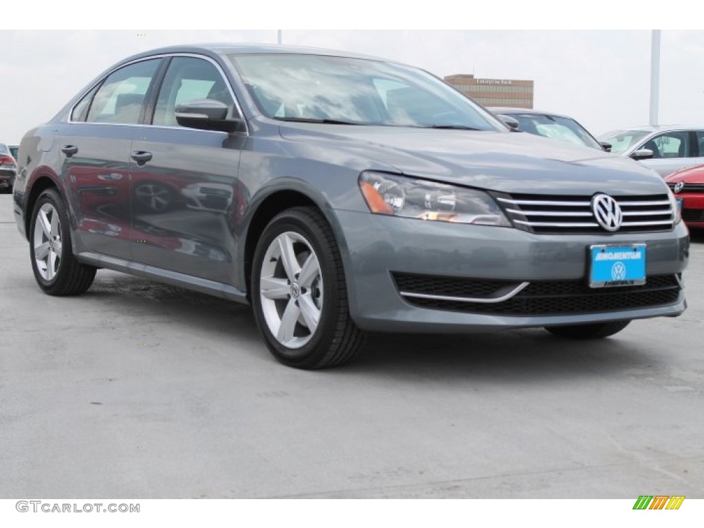 2014 Passat 1.8T SE - Platinum Gray Metallic / Titan Black photo #1