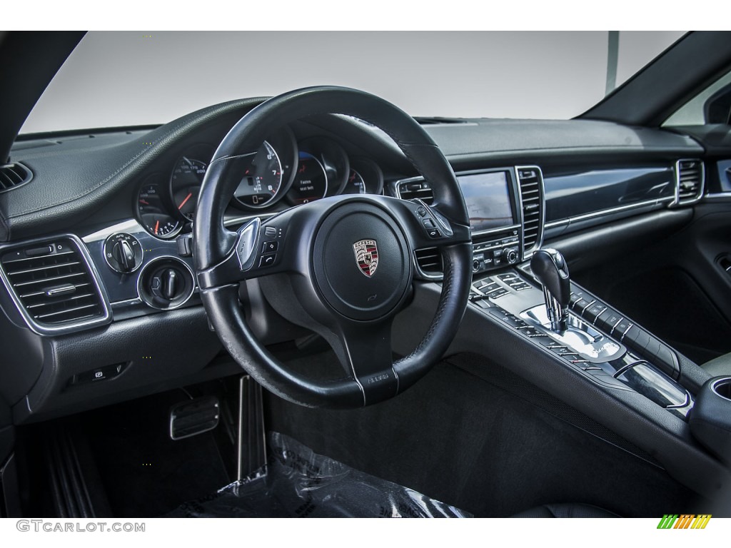 2010 Porsche Panamera 4S Dashboard Photos