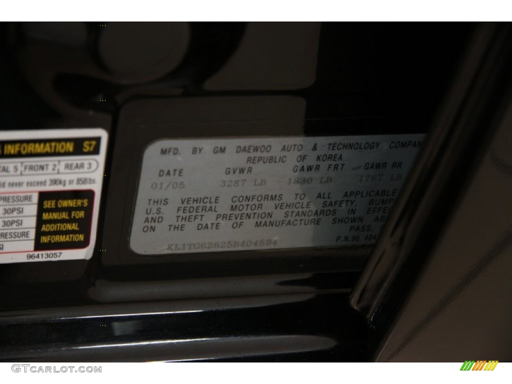 2005 Aveo LT Hatchback - Black / Gray photo #12