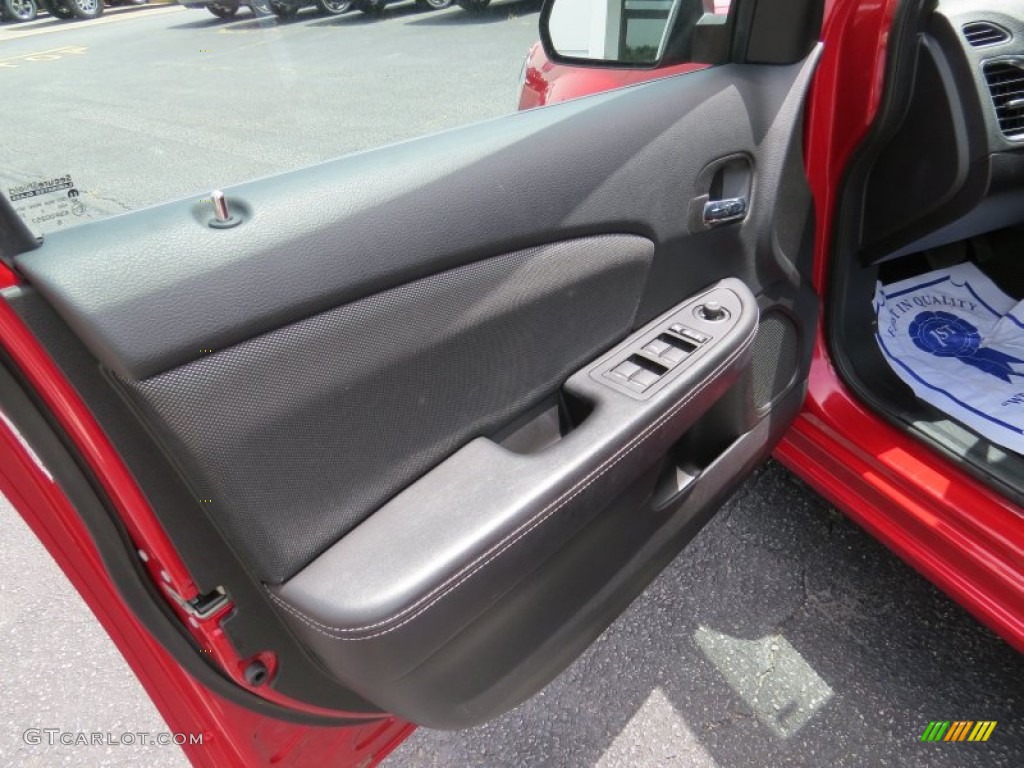 2014 Avenger SE - Redline 2-Coat Pearl / Black photo #12