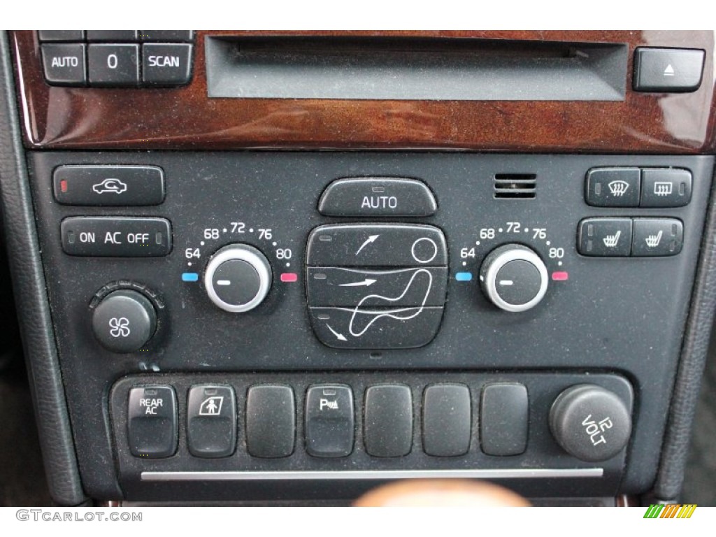 2009 Volvo XC90 V8 AWD Controls Photos