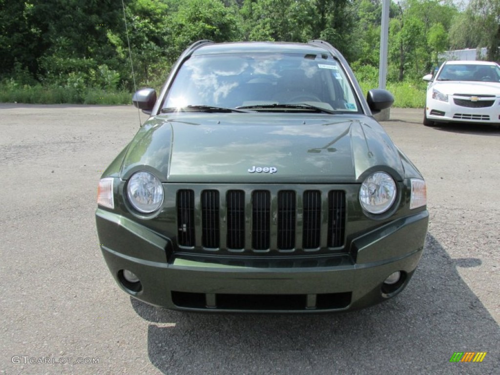 2008 Compass Sport 4x4 - Jeep Green Metallic / Pastel Pebble Beige photo #9