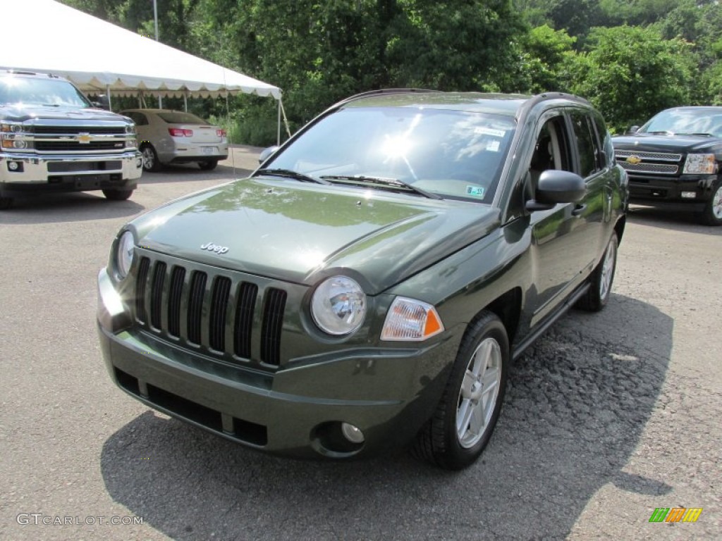 2008 Compass Sport 4x4 - Jeep Green Metallic / Pastel Pebble Beige photo #10