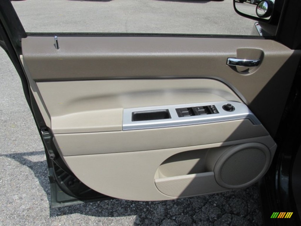 2008 Compass Sport 4x4 - Jeep Green Metallic / Pastel Pebble Beige photo #11