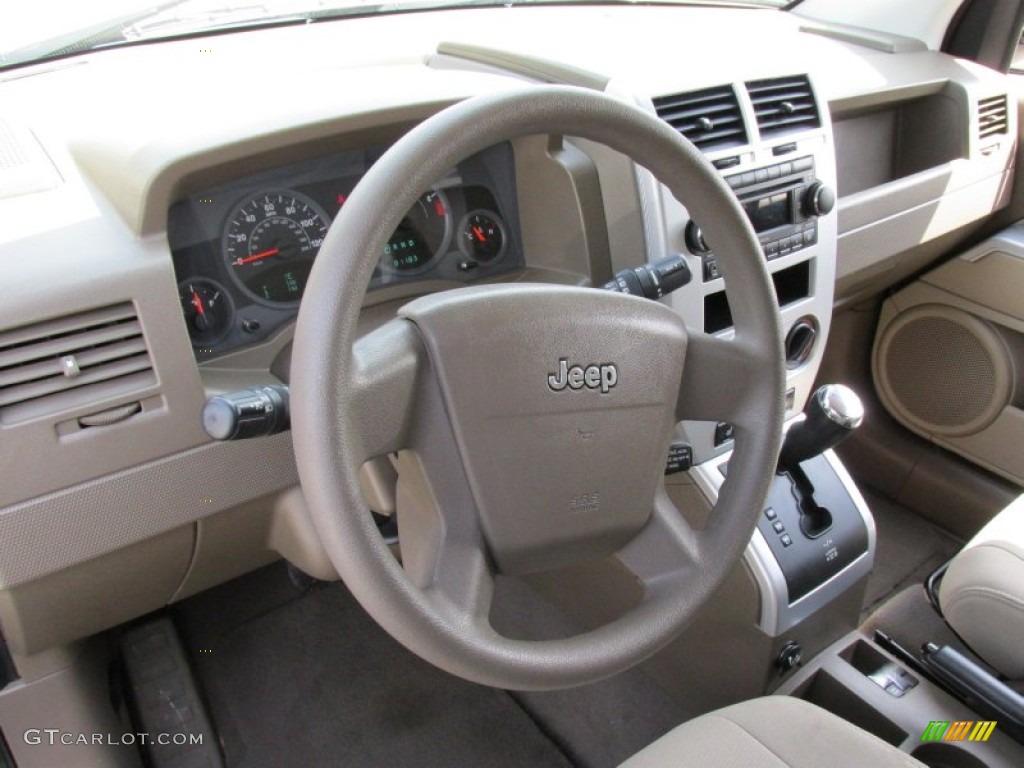 2008 Compass Sport 4x4 - Jeep Green Metallic / Pastel Pebble Beige photo #14