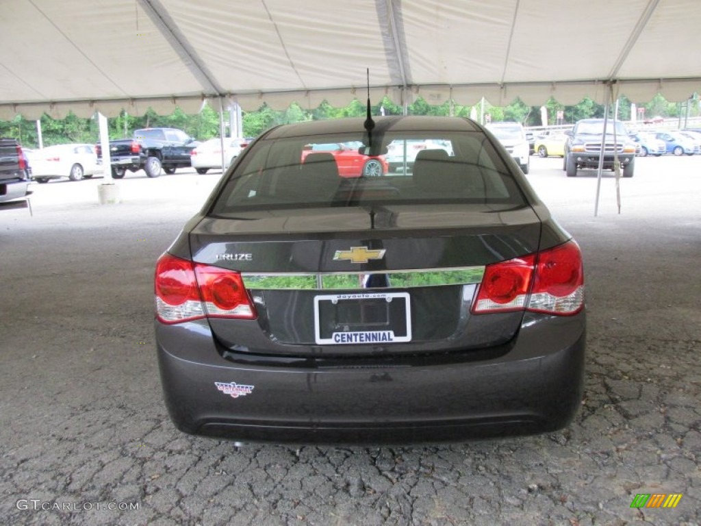 2014 Cruze LS - Tungsten Metallic / Jet Black/Medium Titanium photo #5