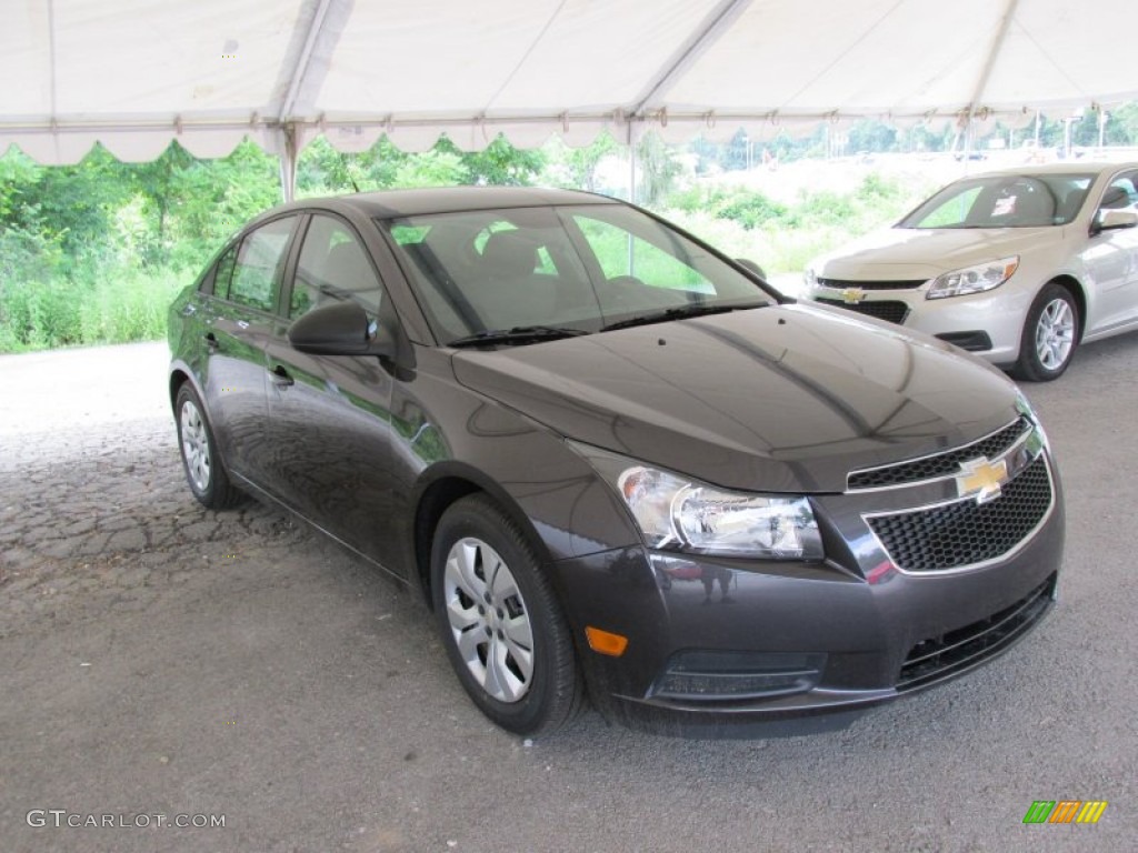 2014 Cruze LS - Tungsten Metallic / Jet Black/Medium Titanium photo #8