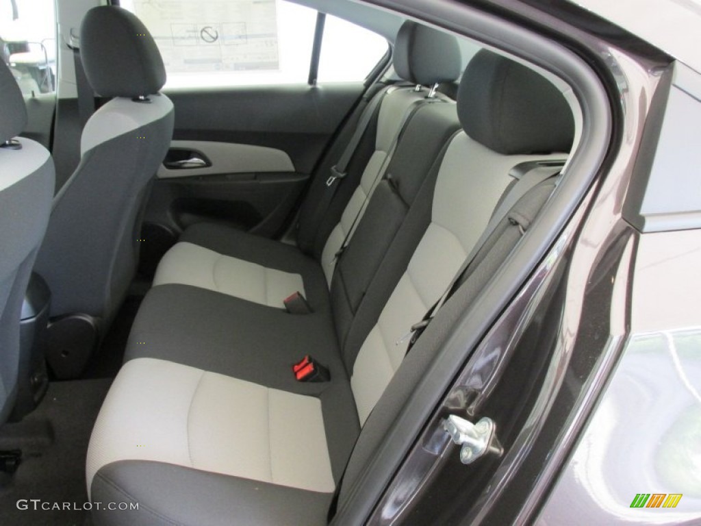 2014 Cruze LS - Tungsten Metallic / Jet Black/Medium Titanium photo #13