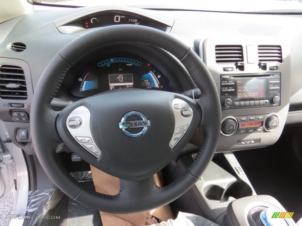 2015 Nissan LEAF S Black Dashboard Photo #94975547