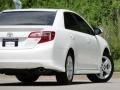 Super White - Camry SE Photo No. 30
