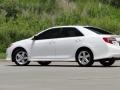 Super White - Camry SE Photo No. 32