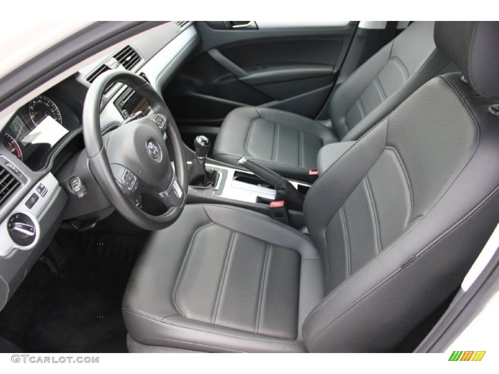 2012 Volkswagen Passat TDI SE Front Seat Photo #94981241