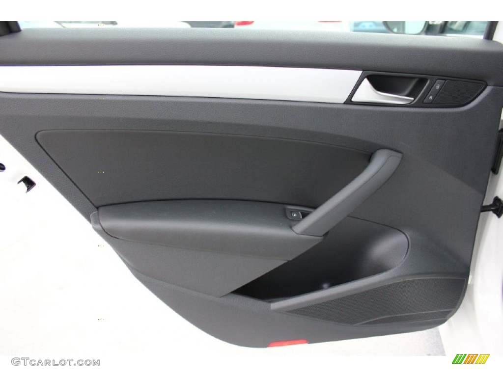 2012 Volkswagen Passat TDI SE Titan Black Door Panel Photo #94981509