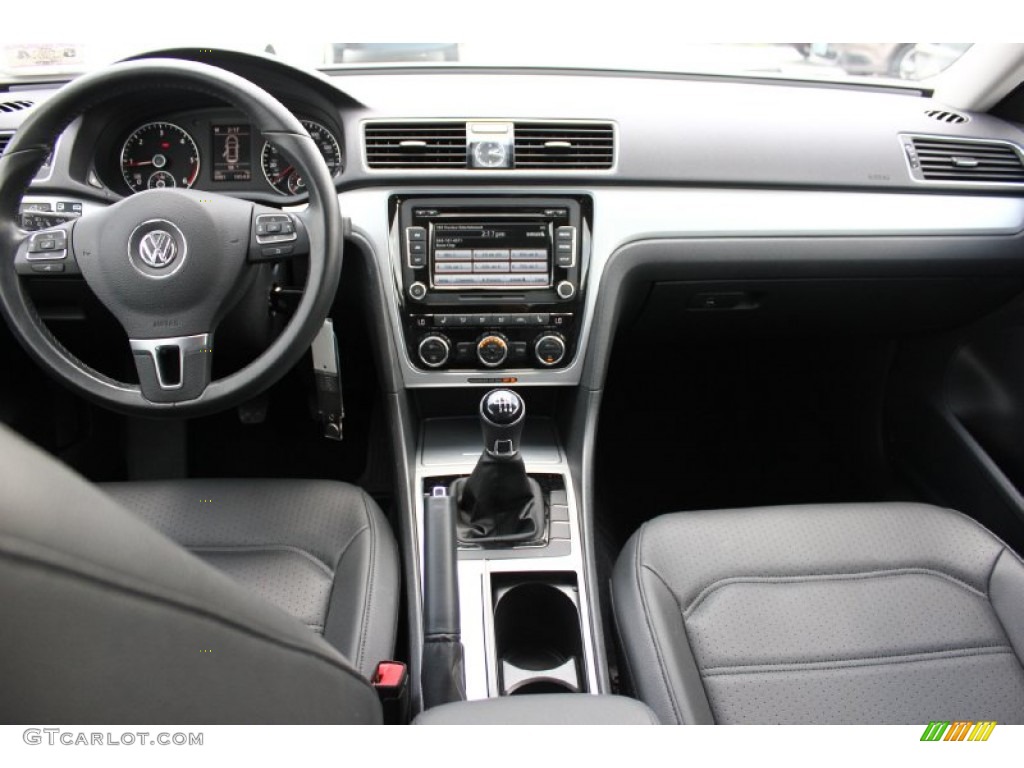 2012 Volkswagen Passat TDI SE Dashboard Photos