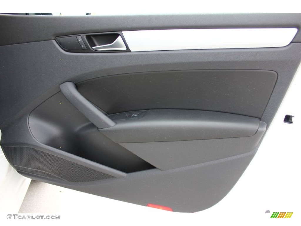 2012 Volkswagen Passat TDI SE Door Panel Photos