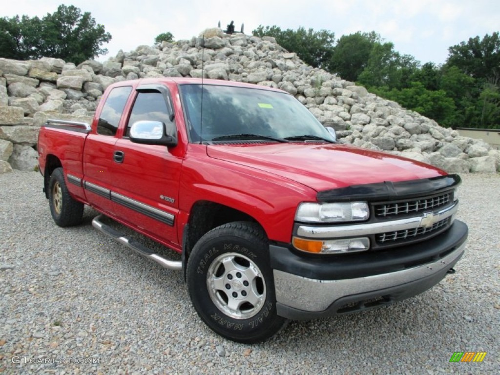 2001 Silverado 1500 LT Extended Cab 4x4 - Victory Red / Graphite photo #1