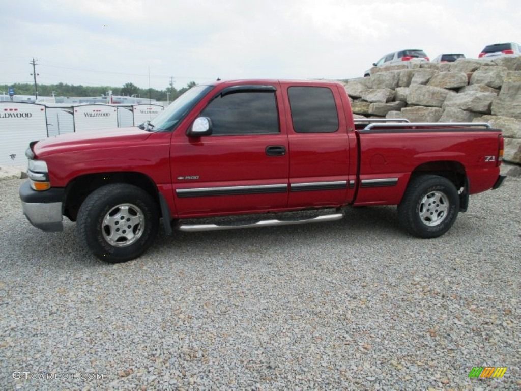 2001 Silverado 1500 LT Extended Cab 4x4 - Victory Red / Graphite photo #3