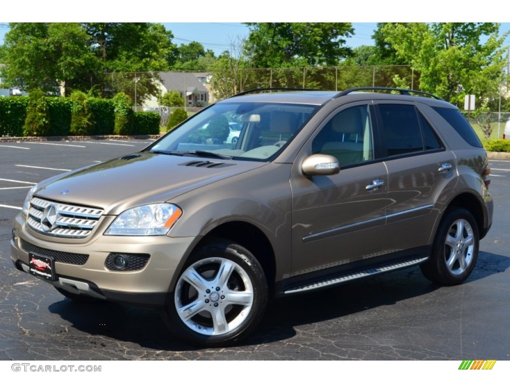 2008 ML 350 4Matic - Sand Beige Metallic / Macadamia photo #1