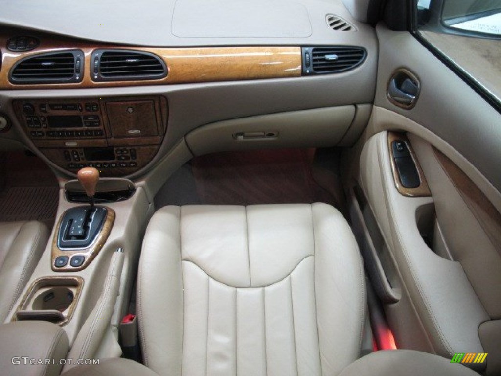 2000 S-Type 4.0 - Spindrift White / Cashmere photo #27