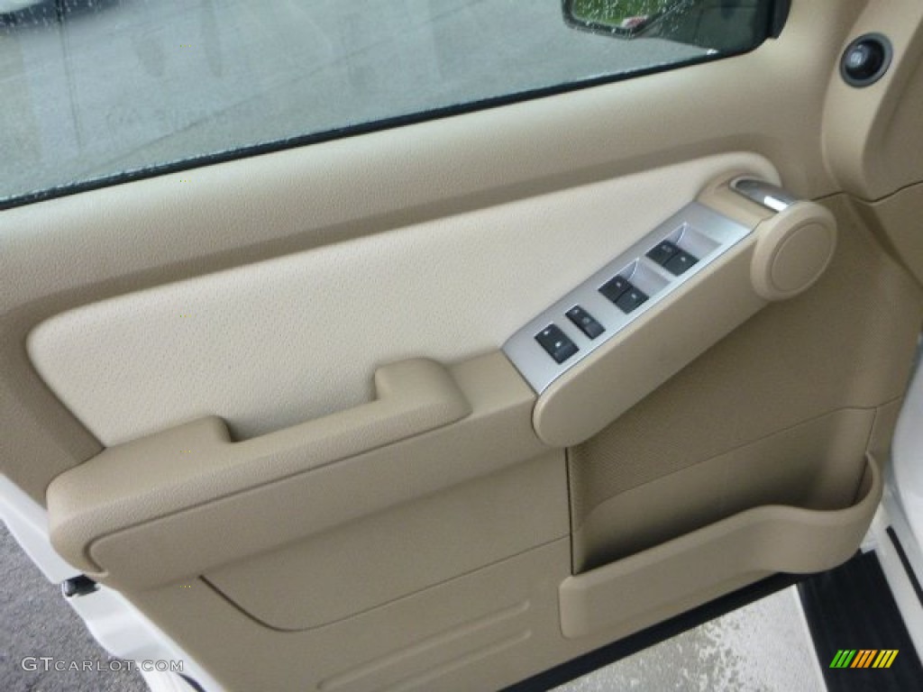 2008 Mercury Mountaineer Premier AWD Door Panel Photos