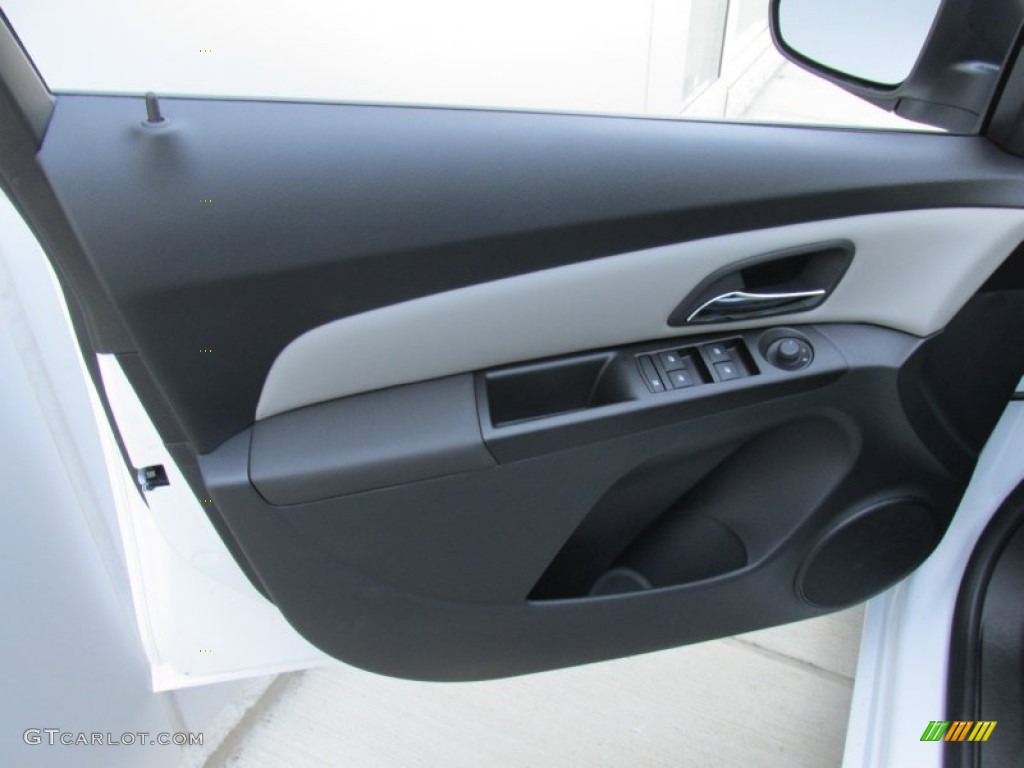 2014 Chevrolet Cruze LS Jet Black/Medium Titanium Door Panel Photo #95003074