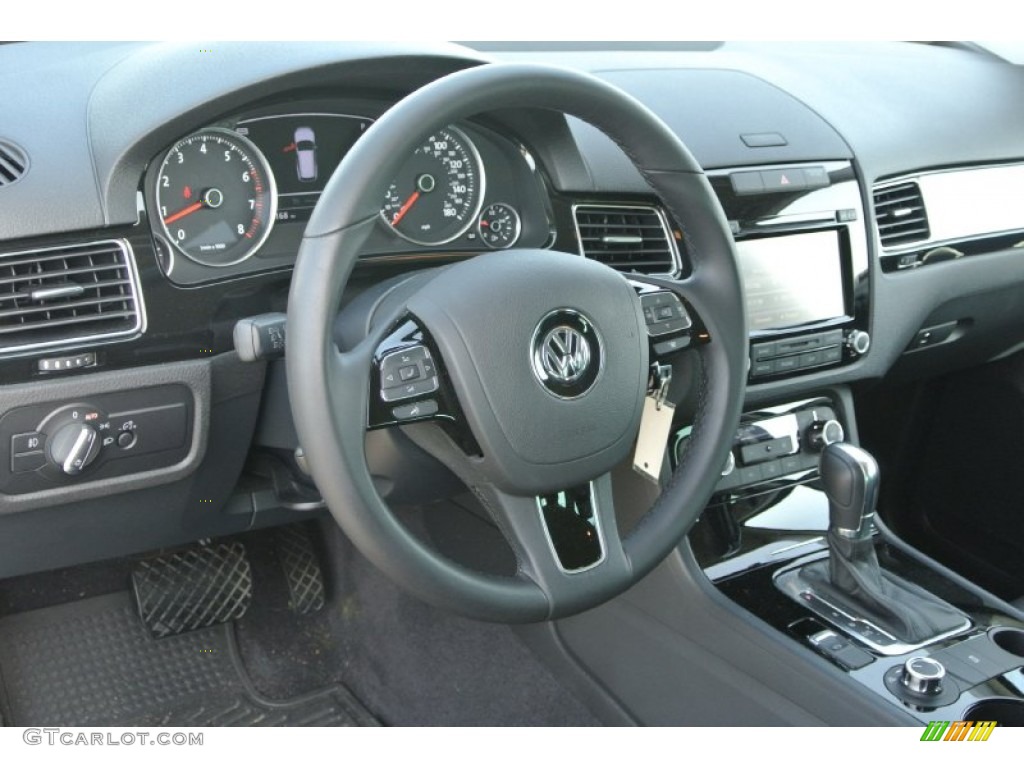2013 Volkswagen Touareg VR6 FSI Sport 4XMotion Black Anthracite Dashboard Photo #95009413