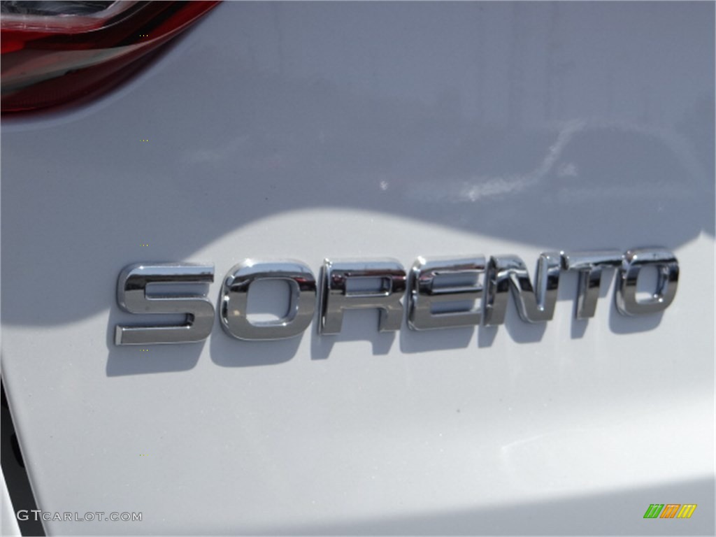 2015 Sorento LX - Snow White Pearl / Black photo #10