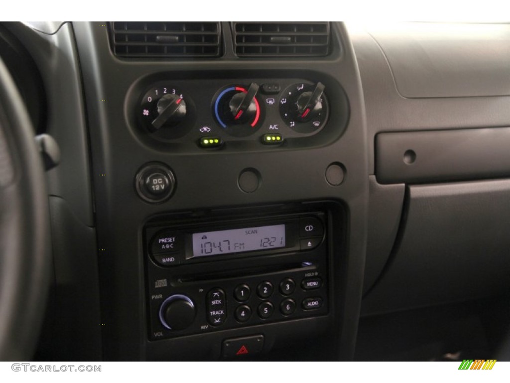 2004 Xterra SE 4x4 - Thermal Red Metallic / Gray photo #6