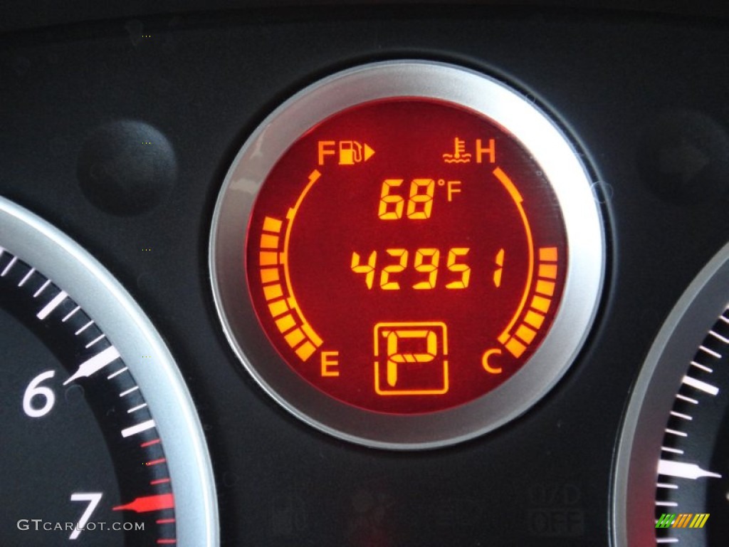 2011 Sentra 2.0 SR - Espresso Black / Charcoal photo #9
