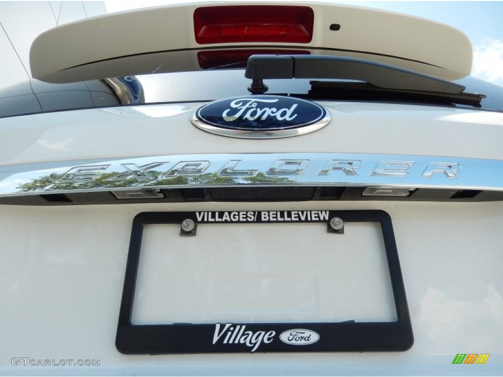 2015 Explorer FWD - Oxford White / Medium Light Stone photo #4