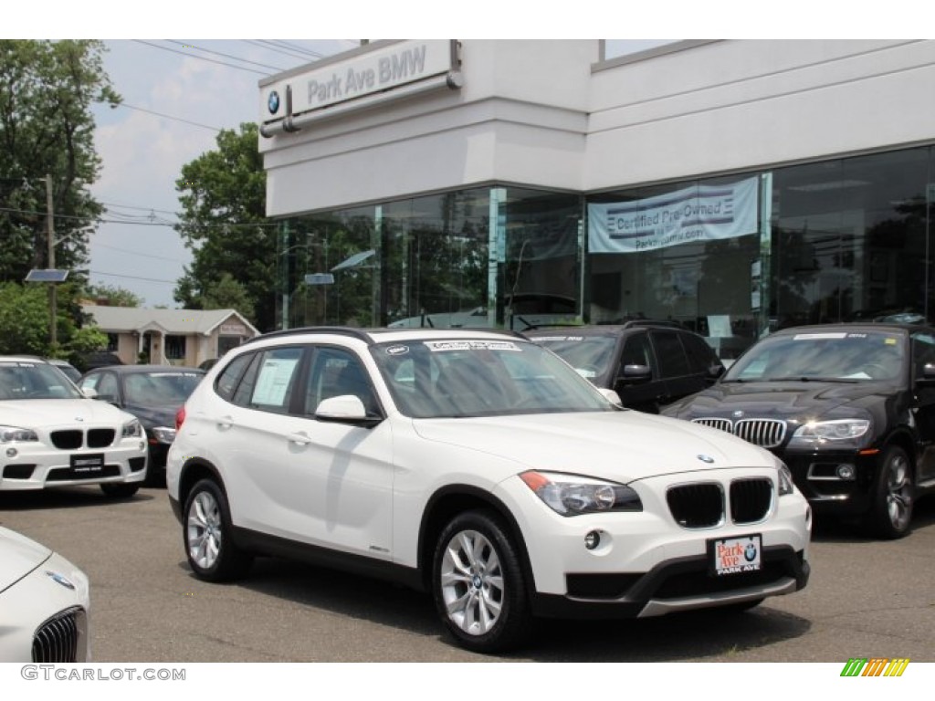 Alpine White BMW X1