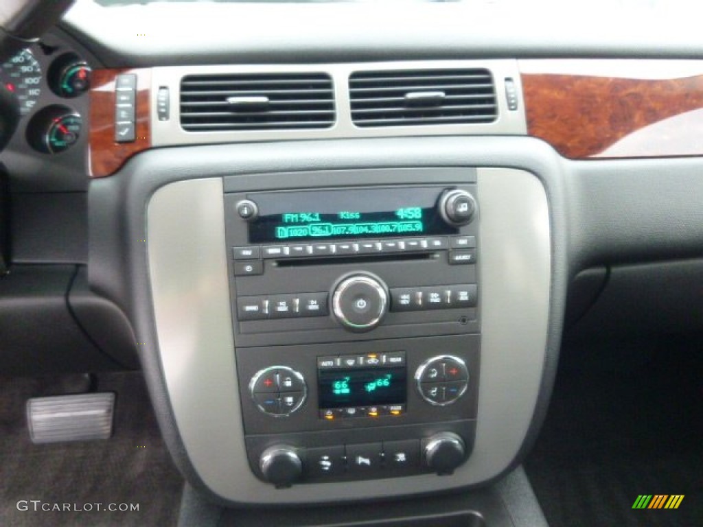 2011 Yukon SLE 4x4 - Gray Green Metallic / Ebony photo #17