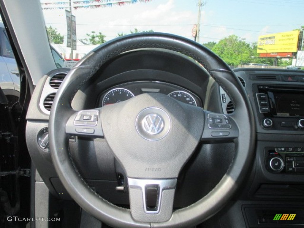 2012 Tiguan SE 4Motion - Deep Black Metallic / Black photo #12